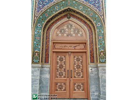 درب چوبی سنتی ورودی مسجد،نمازخانه،حرم و امامزاده