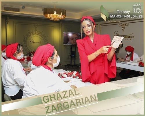 آموزش تاتو خط چشم در مرکز غزل زرگریان