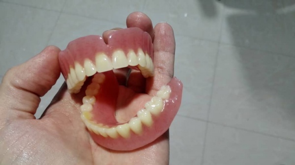 لابراتوار دندانپزشکی