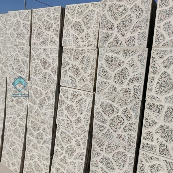 موزاییک حیاطی پلنگی زمینه قرمز